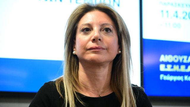 Καρυστιανού κατά Καραμανλή: Έπαιξε τις ζωές των παιδιών μας στα ζάρια, χάσαμε για πάντα την αγκαλιά τους