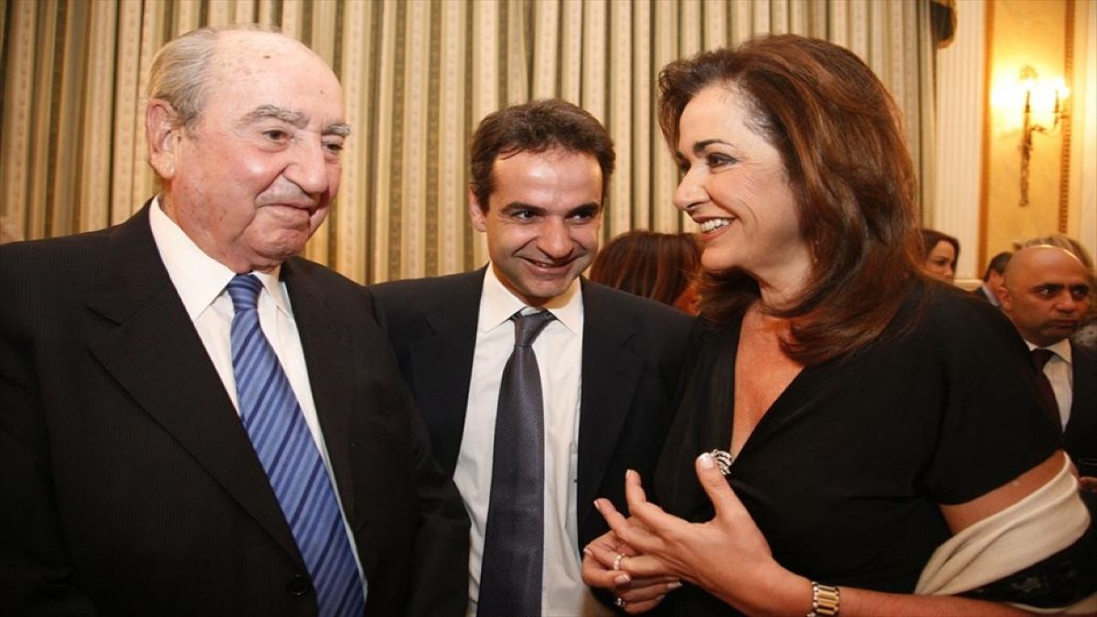«Πόσα από αυτά που γίνονται σήμερα τα έλεγες από τότε»: Η ανάρτηση του Κυριάκου Μητσοτάκη και της Ντόρας Μπακογιάννη για τον πατέρα τους
