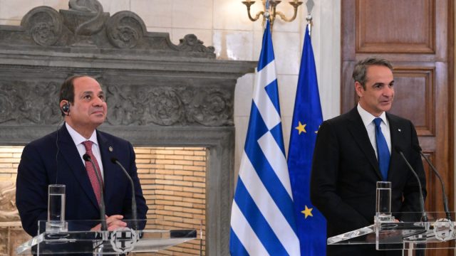 Μητσοτάκης-Σίσι: Υπογραφή Διακήρυξης για τη στρατηγική εταιρική σχέση Αθήνας- Καΐρου