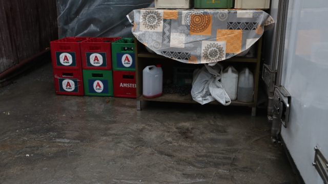Σοκ στη Θεσσαλονίκη: Εντοπίστηκε η γυναίκα που απέβαλε έμβρυο σε καντίνα – «Πήγα να ουρήσω και δεν κατάλαβα τι συνέβη»