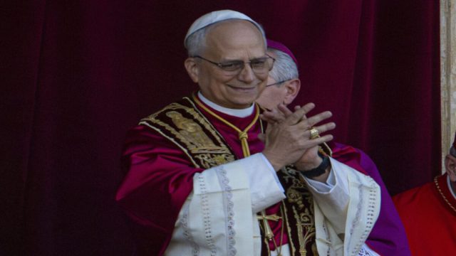 Το πρώτο μήνυμα του Πάπα Λέοντα ΙΔ’: Η Εκκλησία να κάνει περισσότερα εκεί που κυριαρχούν η τεχνολογία και τα χρήματα