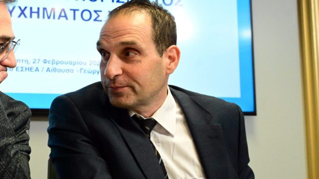 «Να ξέρουν πως δεν θα λυγίσω»: Όσα αναφέρει ο πρώην πρόεδρος του ΕΟΔΑΣΑΑΜ για την εμπρηστική επίθεση