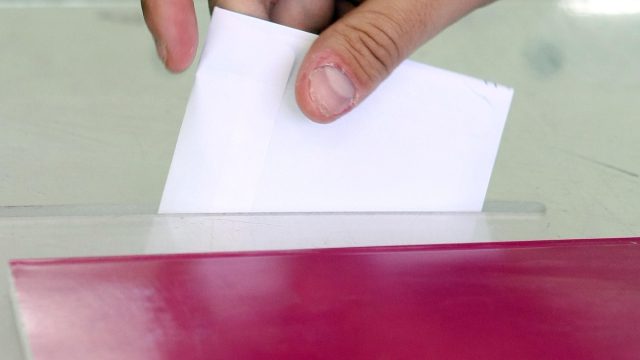 Δημοσκόπηση MRB: Τρίτο κόμμα η Ελληνική Λύση – Στο 4,8% ο ΣΥΡΙΖΑ