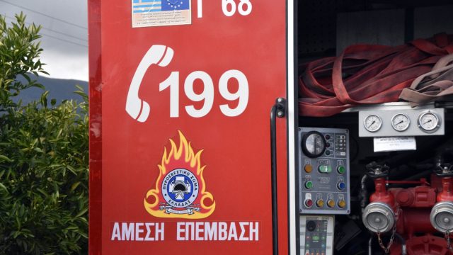 Συναγερμός στην Καλλιθέα: Φωτιά και εγκλωβισμός ηλικιωμένου στο μπαλκόνι
