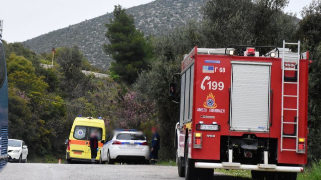 Φωτιά στον Ασπρόπυργο: Στη μάχη και εναέρια μέσα για την κατάσβεση