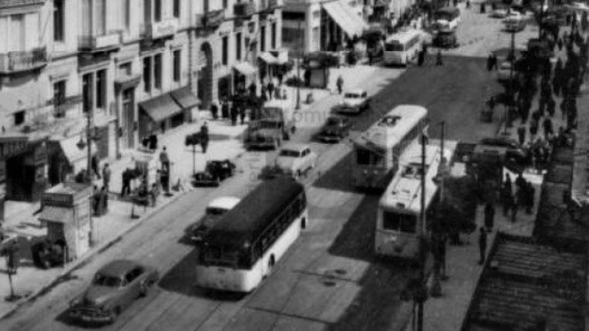 Κουίζ για την παλιά Αθήνα: Μπορείς να αναγνωρίσεις την οδό; Σίγουρα έχεις περάσει από εκεί!