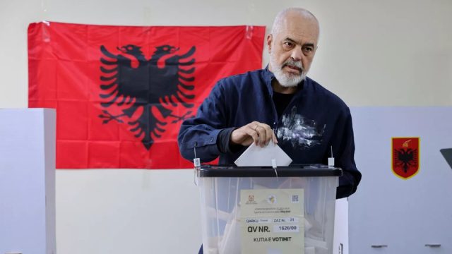 Εκλογές στην Αλβανία: Κυριαρχία Έντι Ράμα δείχνουν τα exit poll – Ο Μπερίσα αμφισβητεί τα αποτελέσματα