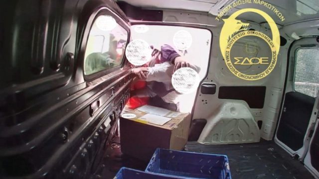Επιχείρηση «κούριερ»: Στέλεχος του ΣΔΟΕ παρέδωσε δέμα-παγίδα και συνέλαβε 38χρονο για ναρκωτικά