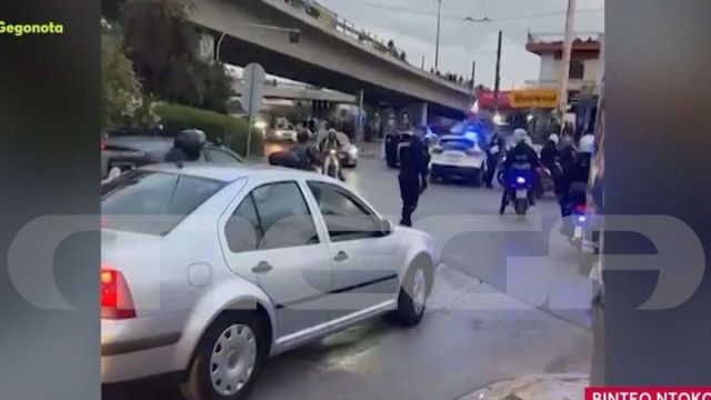 Σοβαρό τροχαίο: Φορτηγό έπεσε από γέφυρα στην Πέτρου Ράλλη και κατέληξε στη Θηβών