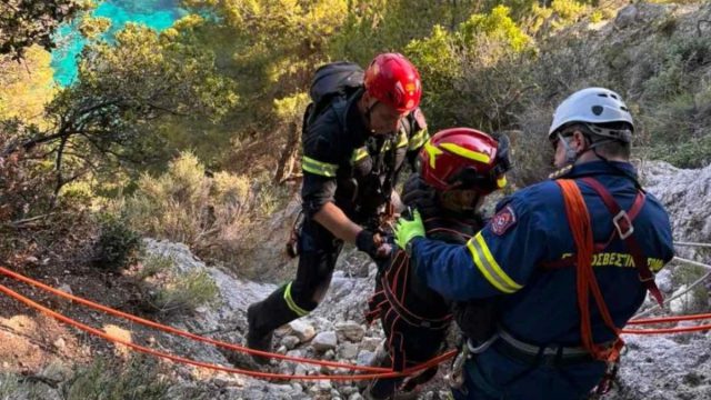 Μεγάλη περιπέτεια στα Χανιά: Διασώθηκε τραυματισμένη πεζοπόρος στο φαράγγι Τοπολιανών