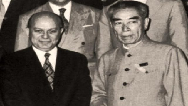Όταν η Χούντα πήγε στο… Πεκίνο: Η ιστορική επίσκεψη των Ελλήνων δικτατόρων στη Λαϊκή Κίνα