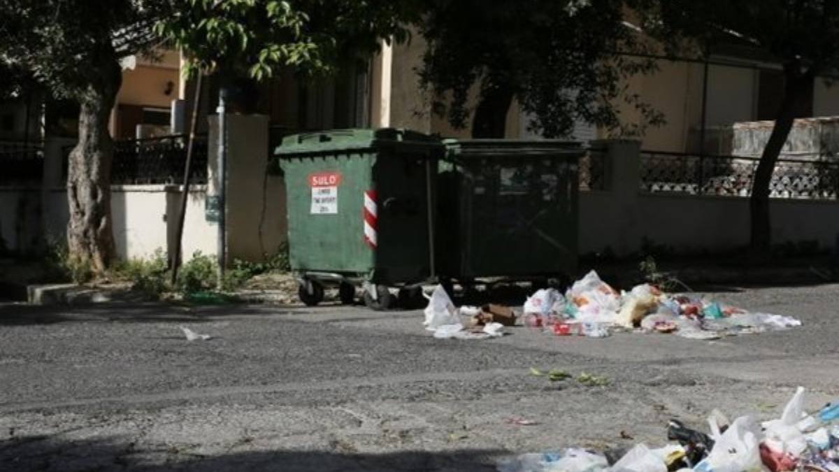 «Τεμάχισε τον ηλικιωμένο και μετά καθάρισε το σπίτι με χλωρίνη»: Το έγκλημα στο Αιγάλεω με άρωμα «Deadly Women»