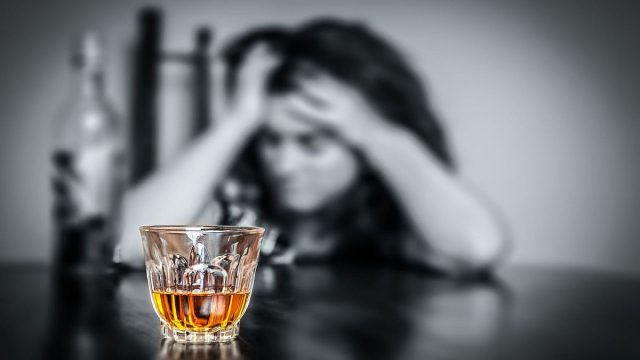Βόλος: 22χρονη κατήγγειλε τη μητέρα της για να τη σώσει από το αλκοόλ