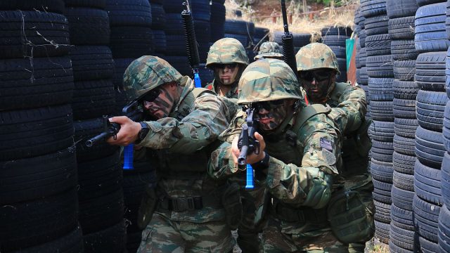 Επιστράτευση στην Ελλάδα: Αυτοί θα λάβουν πρώτοι κλήση ‑ Τι πρέπει να έχουν μαζί τους