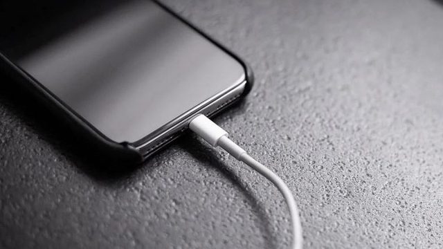 Κινητό τηλέφωνο: Γιατί δεν πρέπει να φορτίζετε την μπαταρία στο 100%