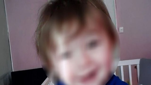 Οι τελευταίες μέρες του 2χρονου παιδιού που φέρεται να δολοφονήθηκε από τους παππούδες του – Ποιος ο ρόλος της μητέρας