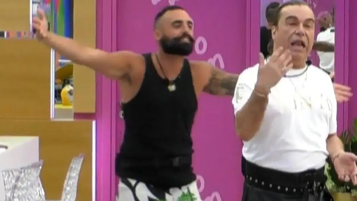 Ο Τρύφωνας Σαμαράς μπήκε στο Big Brother και έφερε τα πάνω κάτω: «Σε θέλω με κοιλιακούς»