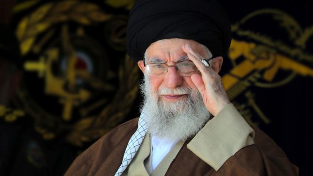 Ιράν: Το Ισραήλ έπληξε την περιοχή με το υπόγειο καταφύγιο που φέρεται να κρύβεται ο Χαμενεΐ