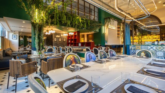 Artemis Athens Bistrot: Ένας ατμοσφαιρικός χώρος για ποτό και φαγητό στο Χολαργό