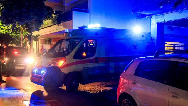 Τραγωδία στο Λουτράκι: 83χρονη έπεσε από τον 5ο όροφο