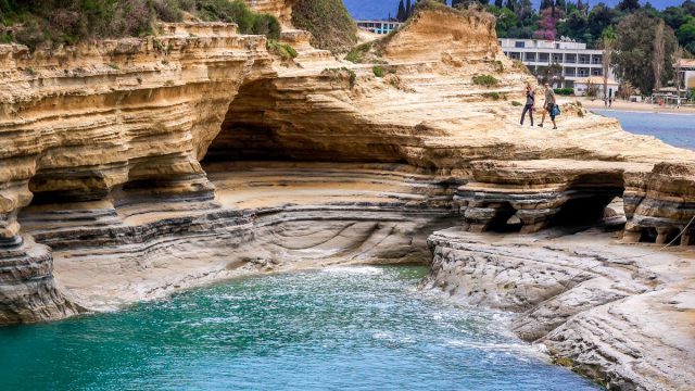 Κέρκυρα: Τουρίστας έπεσε από μεγάλο ύψος στο Canal d’ amour – Μεταφέρθηκε στο νοσοκομείο