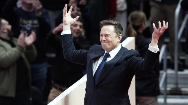 Σαν σήμερα (28/6) γεννήθηκε ο Έλον Μασκ: Πώς έχτισε την περιουσία του ο πιο πλούσιος άνθρωπος του κόσμου