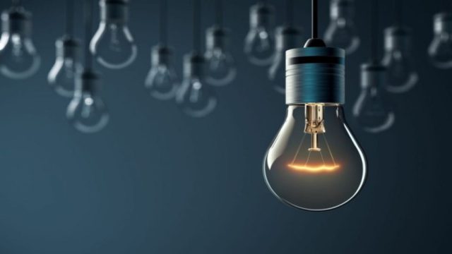 Ανησυχία στην κυβέρνηση για την εκτόξευση των τιμών των καυσίμων: «Παράθυρο» για επιδοτήσεις στο ρεύμα