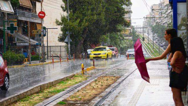 Αλλάζει… πρόσωπο ο καιρός τις επόμενες ημέρες: Από τα 37άρια στα μπουρίνια – Από πού θα ξεκινήσει η κακοκαιρία