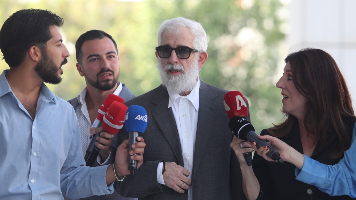 Πέτρος Φιλιππίδης: «Ούρησε στον νιπτήρα της Παπαχαραλάμπους γιατί ήταν μακριά οι τουαλέτες – Έπεσε σε αντιφάσεις επειδή ένιωσε αδιαθεσία»