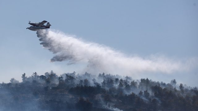 Μεγάλη φωτιά στην Αργολίδα – Κινητοποίηση εναέριων μέσων