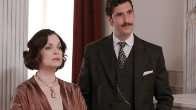 Grand Hotel: Ρήγας και Κυβέλη δίνουν το πρώτο τους φιλί