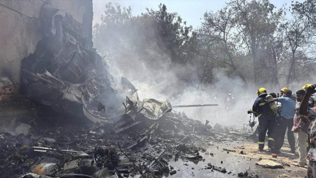 Ινδία: Οι ειδικοί «βλέπουν» επίθεση πίσω από τη συντριβή του αεροπλάνου – Οι πρώτες εκτιμήσεις