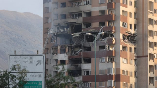Στην αντεπίθεση το Ιράν: Απογείωσε 100 drones τραυματίζοντας δεκάδες Ισραηλινούς