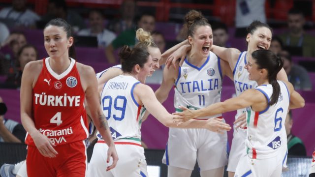 Eurobasket Γυναικών: Στα ημιτελικά η Ιταλία, υπέταξε με 76-74 την Τουρκία στην παράταση