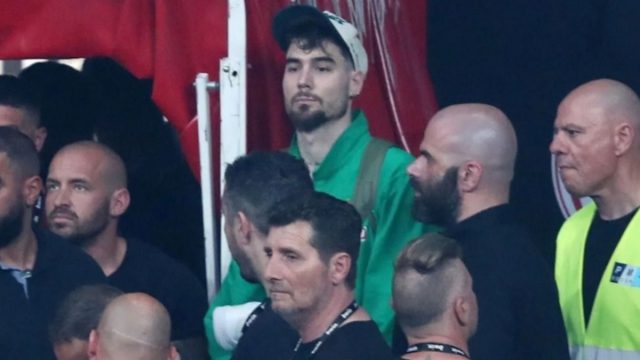 Ο Χουάντσο στάθηκε μόνος του στη φυσούνα και είδε την απονομή του Ολυμπιακού (Video)