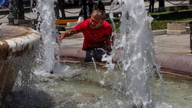 Καιρός σήμερα 27/6: Κορύφωση του καύσωνα με 40άρια – Εκτίμηση για «βουτιά» του υδραργύρου από Αρναούτογλου και Μαρουσάκη