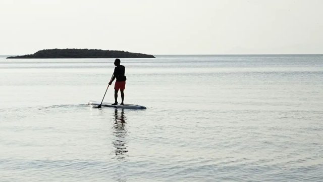 Κρήτη: Αγωνία για αγνοούμενο χειριστή κανό που χάθηκε λόγω ισχυρών ανέμων