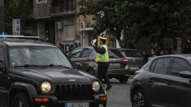 Χαλάνδρι: Καραμπόλα έξι οχημάτων στην Κηφισίας – Μποτιλιάρισμα στο σημείο