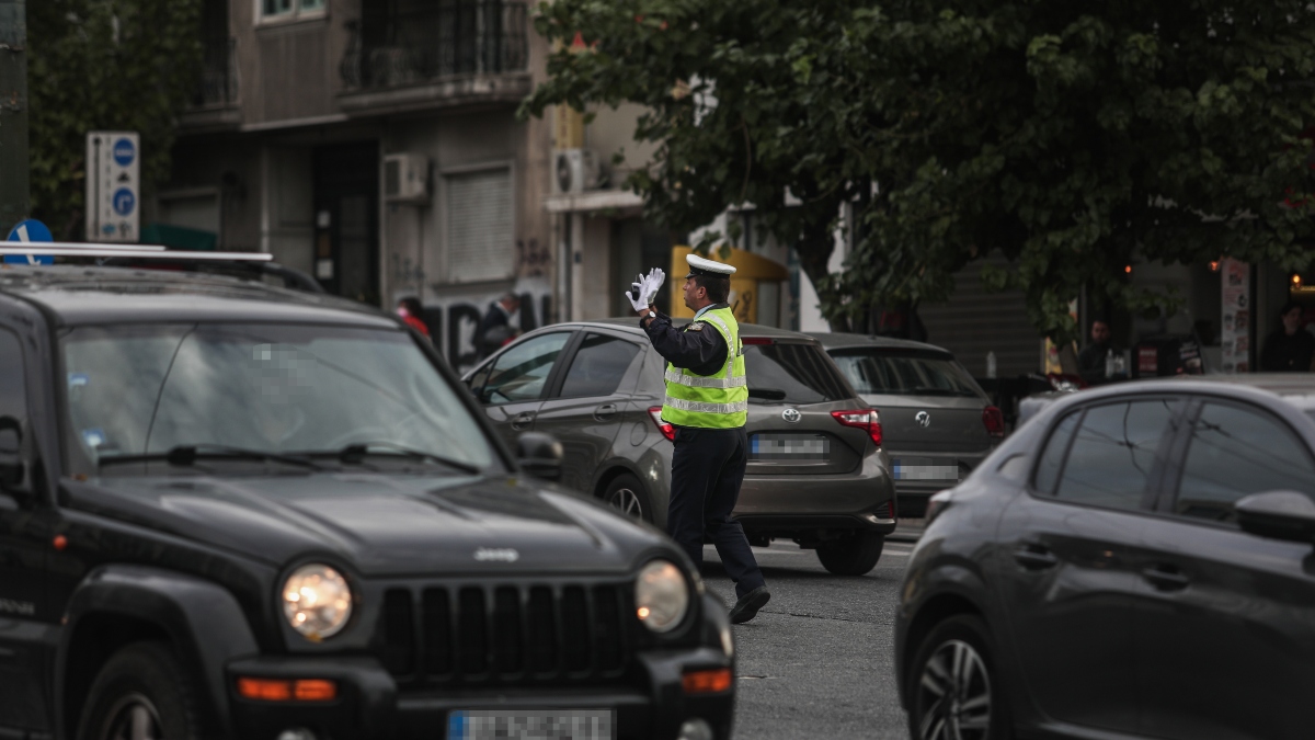 Χαλάνδρι: Καραμπόλα έξι οχημάτων στην Κηφισίας – Μποτιλιάρισμα στο σημείο
