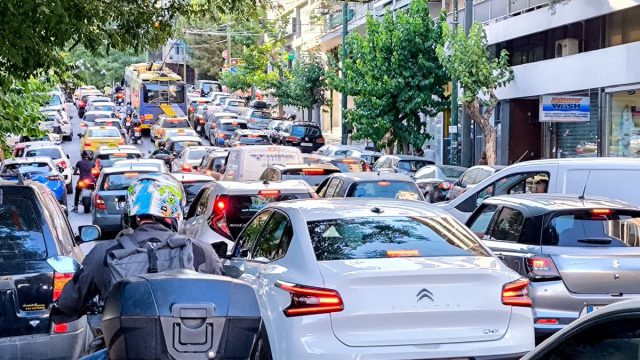 «Βαριά» πρόστιμα σε πάνω από 450.000 ιδιοκτήτες αυτοκινήτων: Ποιοι θα κληθούν να πληρώσουν