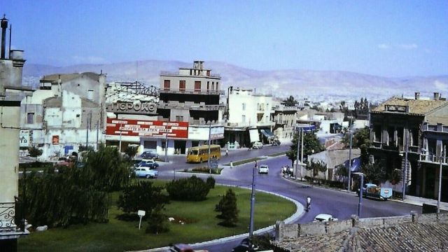 Κουίζ για την παλιά Αθήνα: Μπορείς να αναγνωρίσεις αυτή την ιστορική πλατεία; Είναι σχεδόν βέβαιο ότι έχεις περάσει από εκεί!