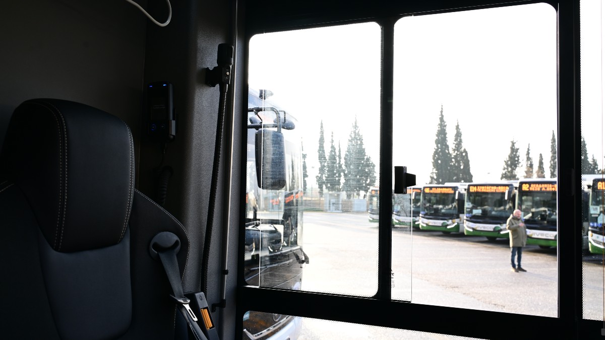 Σοκαριστικό σκηνικό σε λεωφορείο στην Αθήνα: Άγριο ξύλο μεταξύ ανηλίκων με δύο τραυματίες