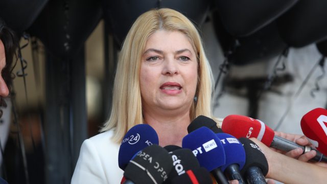 Μάτι: «Καταπέλτης» δικηγόρος των θυμάτων – «Αθωώνουν τη Δούρου για να γλιτώσουν για τα Τέμπη»