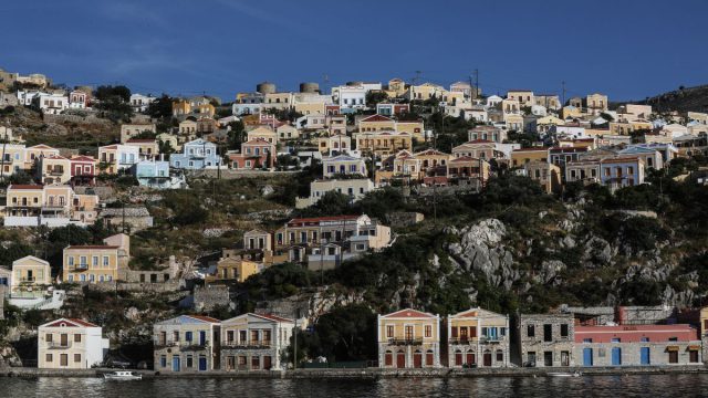 Το νησί που «ζωγραφίστηκε» με φως: Διακοπές στο «στολίδι» του Αιγαίου
