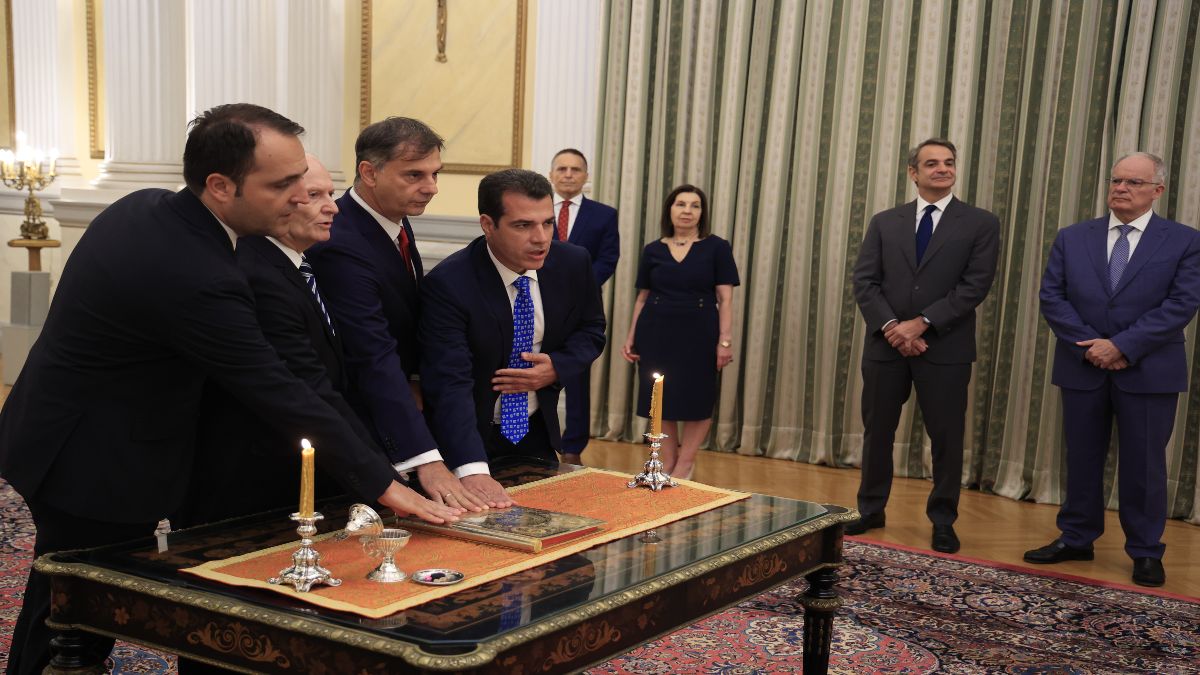 Προεδρικό Μέγαρο: Ορκίστηκαν ο νέος υπουργός Μετανάστευσης, Θάνος Πλεύρης και οι τρεις νέοι υφυπουργοί της κυβέρνησης