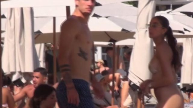 Ο ποδοσφαιριστής των… σκανδάλων στη Μύκονο με εντυπωσιακή σύντροφο (ΒΙΝΤΕΟ)