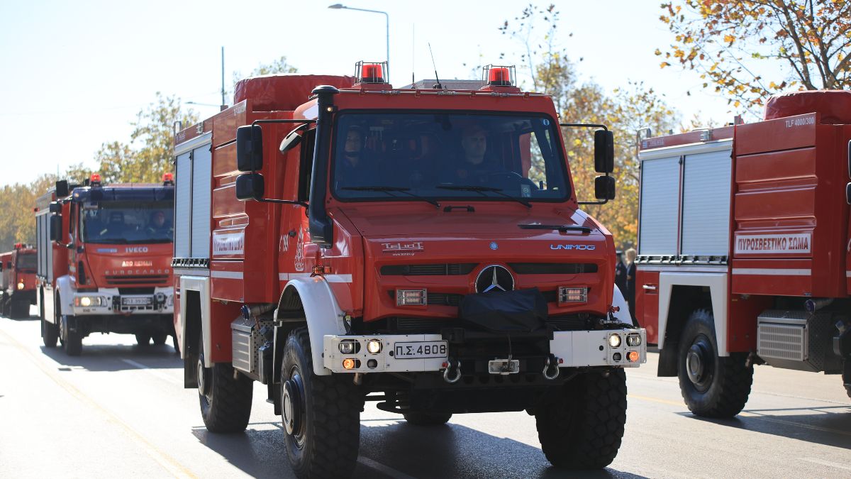 Συναγερμός στην Πυροσβεστική: Φωτιά στην Παλλήνη δίπλα στην Αττική Οδό