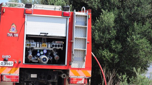 Φωτιά στον Ασπρόπυργο: Άμεση επέμβαση της Πυροσβεστικής