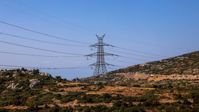 Καλοκαίρι με… αυξημένο ρεύμα: Πού θα κριθούν οι τιμές ενέργειας τους επόμενους μήνες