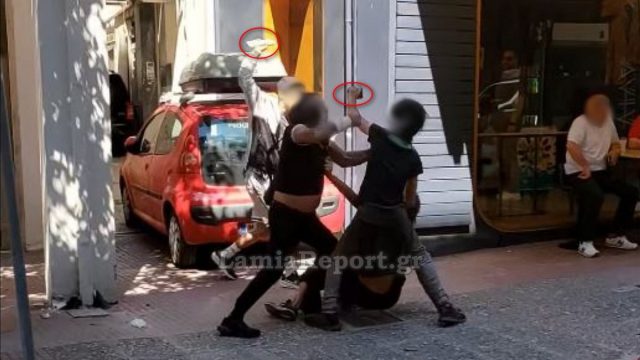 Χάος στο κέντρο της Λαμίας: Συμπλοκή ανάμεσα σε Ρομά με γροθιές και μάρμαρα!